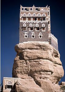 Yemen architecture: Wadi Dhar building fine art photographs copyright 2001 Brad Carlile